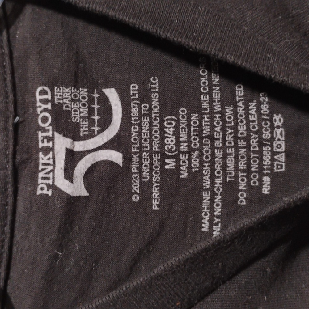 SALE! NWOT Pink Floyd The Dark Side Of The Moon Shirt Sz.M Unisex (X-60)(C-30) - Picture 3 of 4